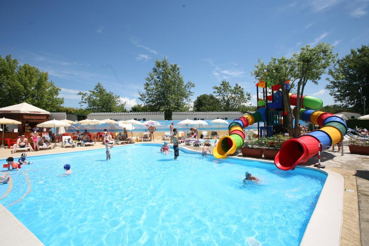 Happy Camp Mobile Homes In Butterfly Camping Village بسكييرا ديل غاردا المظهر الخارجي الصورة