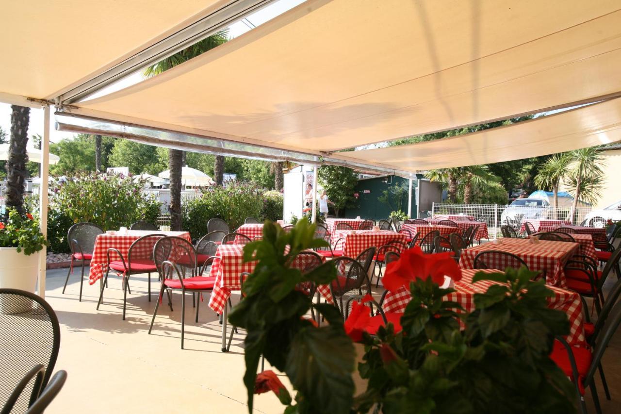 Happy Camp Mobile Homes In Butterfly Camping Village بسكييرا ديل غاردا المظهر الخارجي الصورة